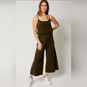 Dark Green Sleeveless Jumpsuit